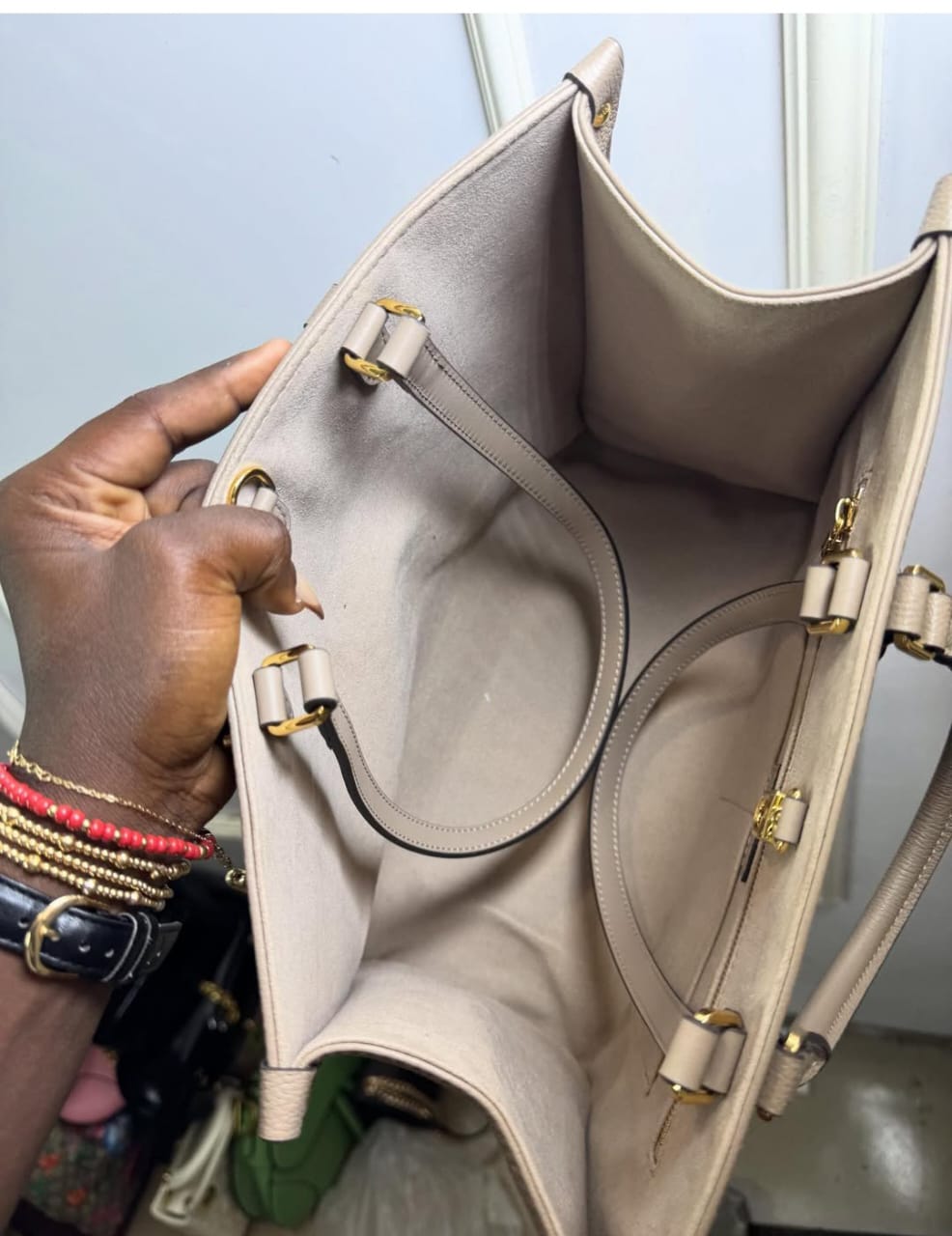 Designer Louis Vuitton Capucines Blue Velvet